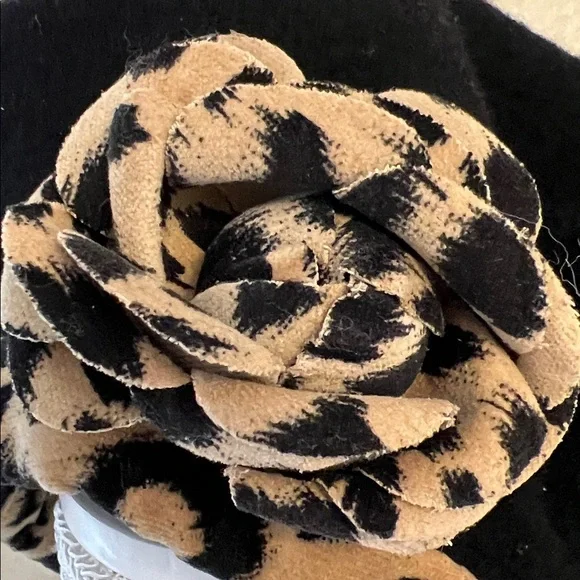 Vintage Deborah Rhodes Black Beret with Leopard Velvet Trim - Picture 2 of 4